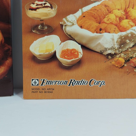 Vintage Microwave Cookbooks Lot of 2 Magic of Cook Book and Emerson Cooking 80s - Picture 4 of 12